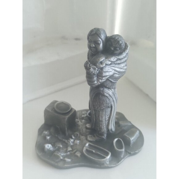Franklin Mint People of Canada Pewter Figurine The Eskimo Woman 1976 - Picture 5 of 12
